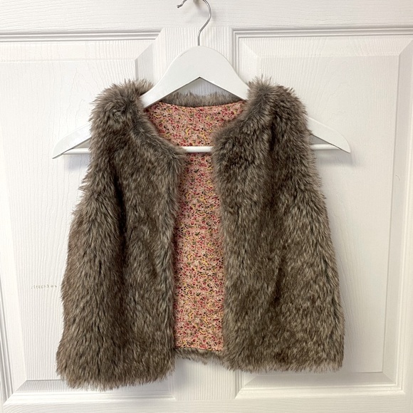 Girls Faux Fur Vest 6x - Picture 1 of 5